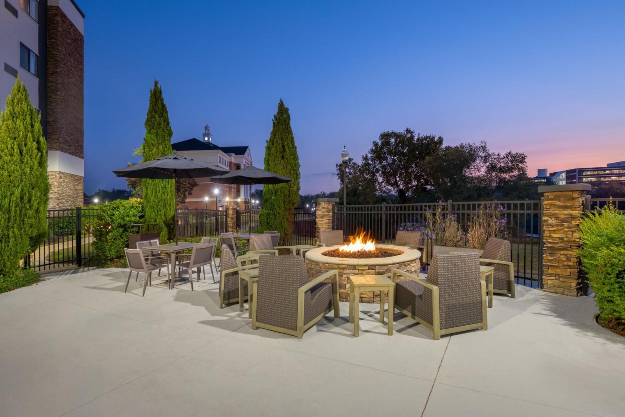 Courtyard By Marriott Columbus Phenix City Bagian luar foto