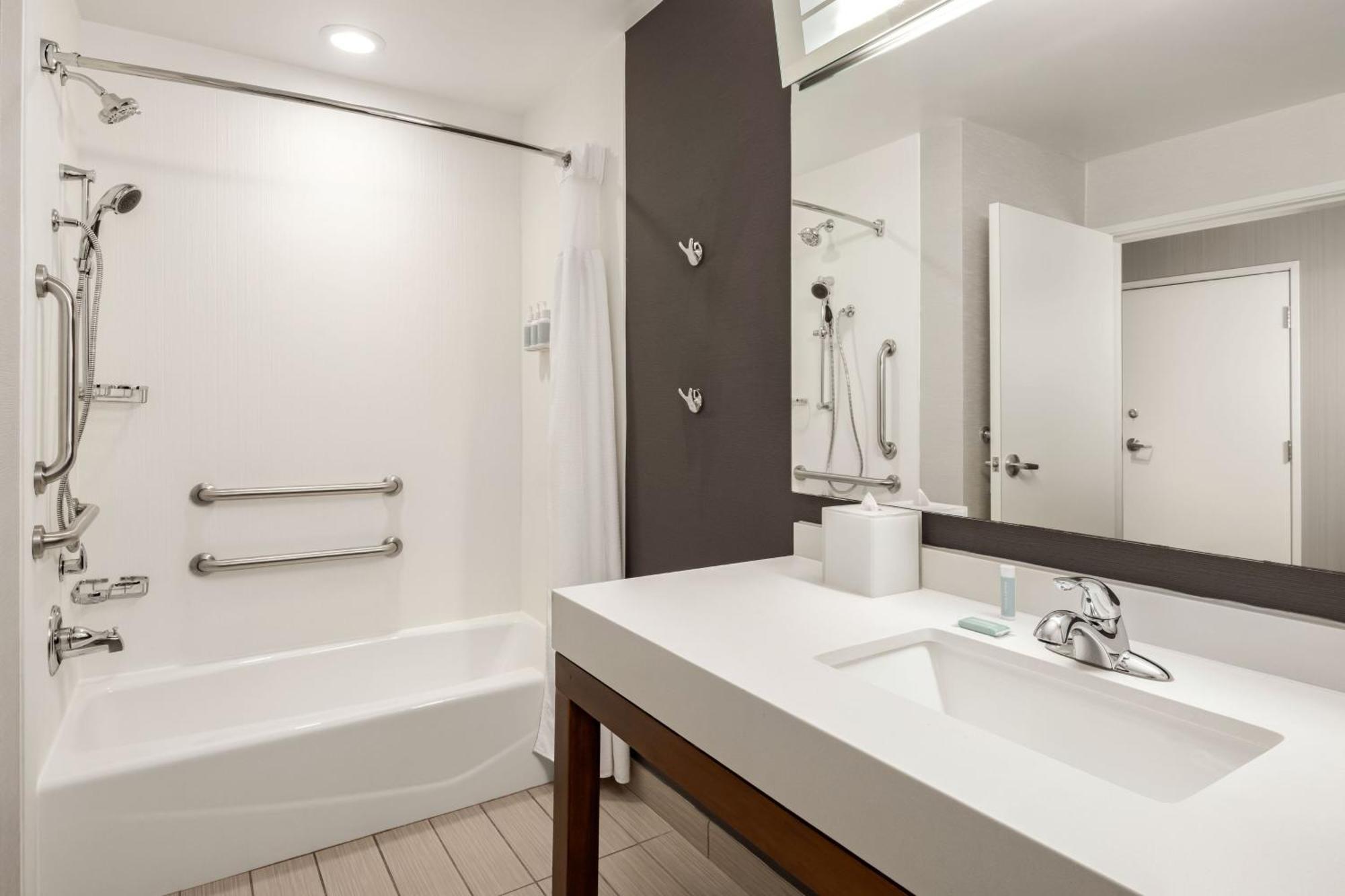 Courtyard By Marriott Columbus Phenix City Bagian luar foto